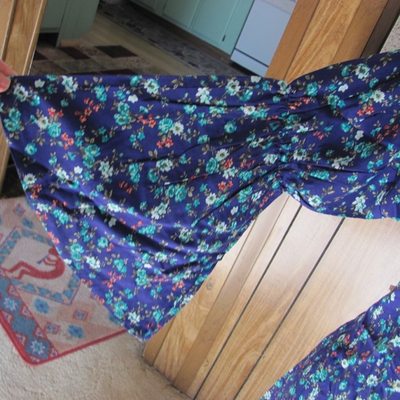 Rodeo Fox Navy Floral Bell-Sleeved Tunic Brand New - Picture 4 of 8